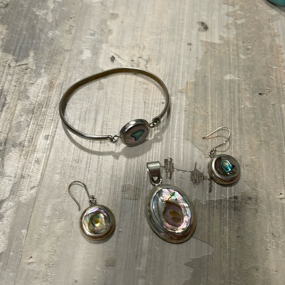 Bracelet, Pendant & Earrings Set Silver Color & Abalone Shell - Picture 5 of 5